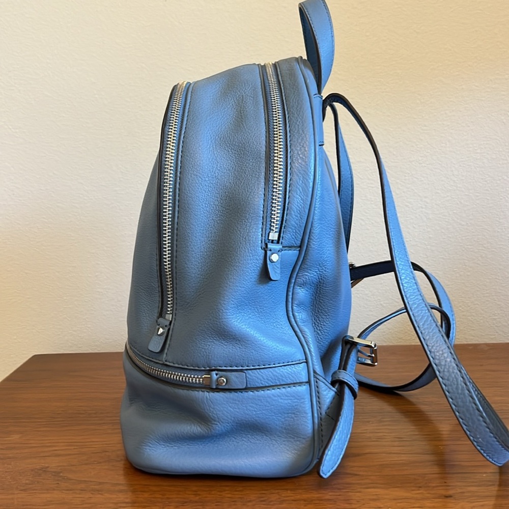 EUC Michael Kors Rhea Medium pebbled leather blue Backpack - Picture 4 of 11